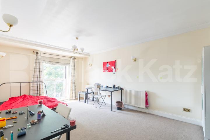 			IDEAL FOR 2 SHARERS!, 2 Bedroom, 1 bath, 1 reception Apartment			 York Way, CAMDEN/ISLINGTON